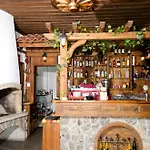 Petko Takov's House 2* Смолян